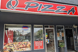 Best pizza in Victoria BC from Q Pizza – Meat Lovers and Paneer Makhni pizza